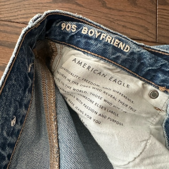 American Eagle 90s Boyfriend Jeans - Picture 2 of 2